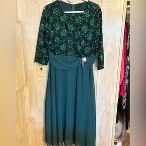 Elegant Green Lace Dress